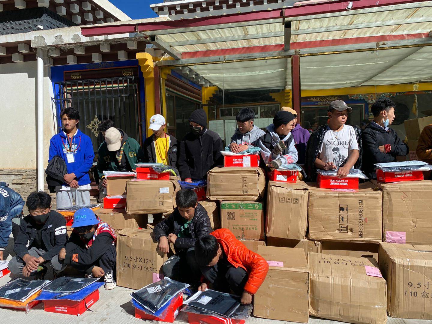 爱游戏(ayx)中国官方网站-登录入口公益回顾丨家国同欢月同圆 温暖满载甘孜州(图7)