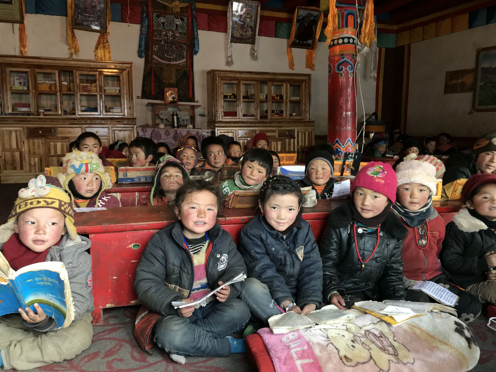 爱游戏(ayx)中国官方网站-登录入口公益回顾丨家国同欢月同圆 温暖满载甘孜州(图11)